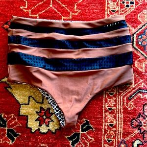 Acacia high waisted black and brown bottoms size small